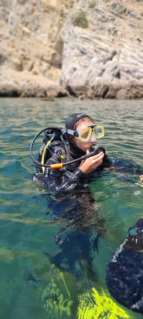 Sesimbra: First Scuba Diving Experience in the Ocean - The 20-minute speedboat ride adds real character