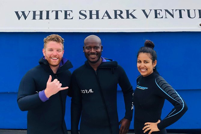 Shark Diving - Leaving Camps Bay at 7am