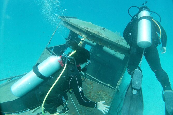 Shore Dive Aruba for Certified Divers - Shore entry versus a boat outing