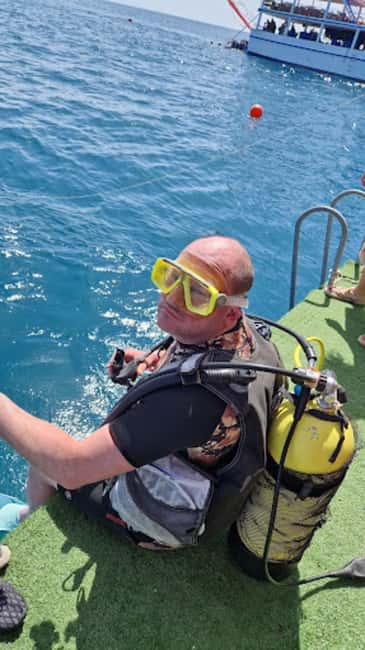 Side: Scuba Diving with Expert Diving Option - What happens between the sessions