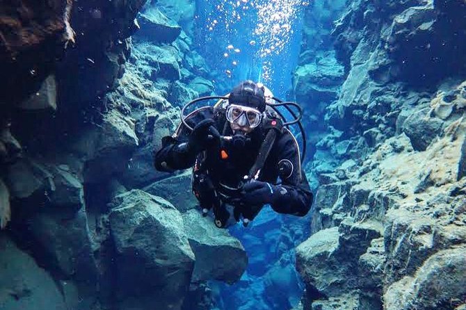 Silfra: Diving Between Tectonic Plates - Meet on Location - The warm finish with cocoa and cookies