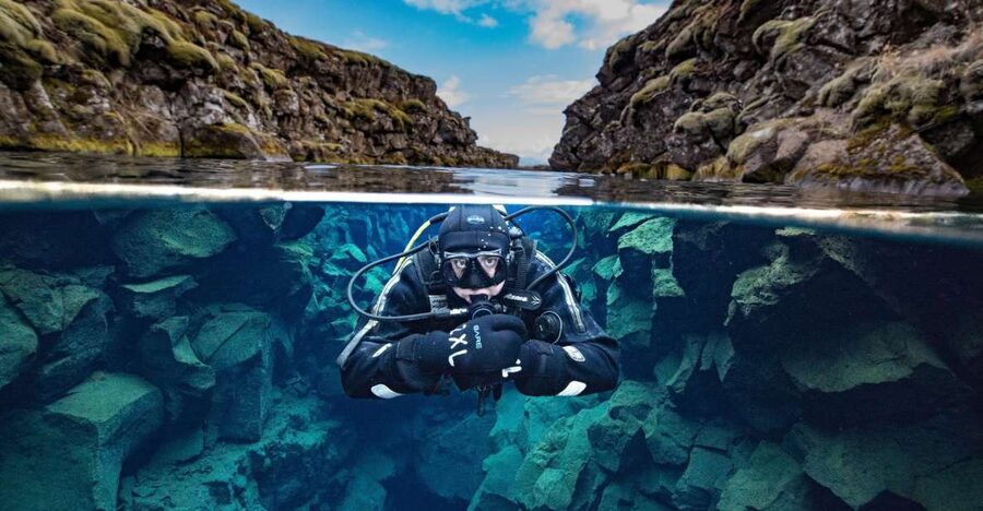 Silfra: Diving Between Tectonic Plates - The journey from Reykjavik to Thingvellir