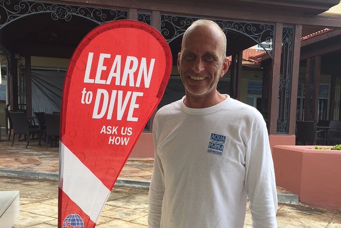 St Maarten Discover Scuba - The 30-foot wreck site at Divi Little Bay