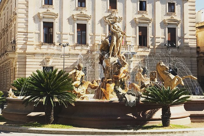 Syracuse: Ortigia Deep Dive Cultural Tour (max 6 Guests) - Piazza Archimede and the Diana Fountain