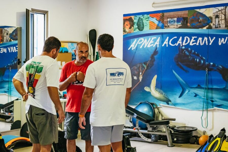 Tenerife: Scuba Diving Experience with Instructor and Gear - Photos, videos, coffee, and the diploma