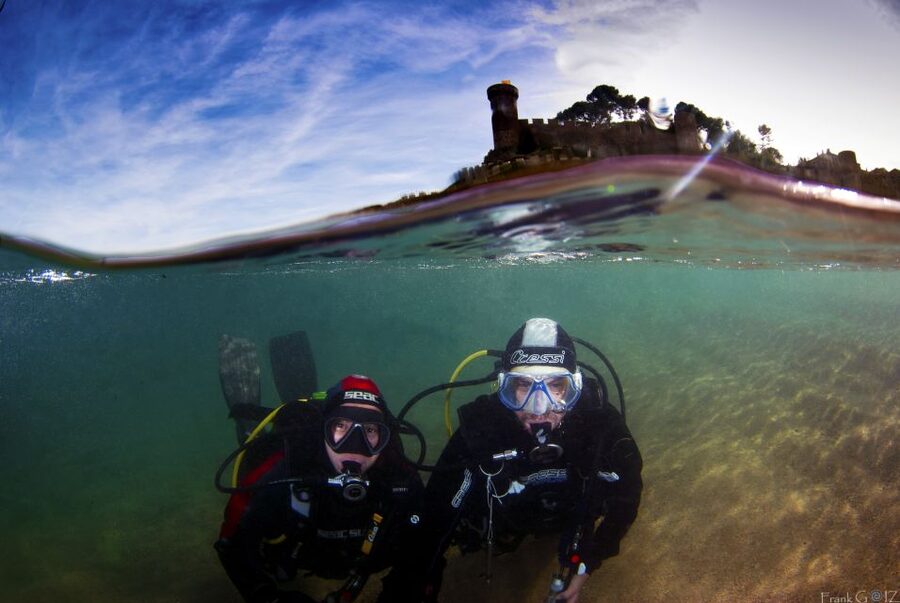 Tossa de Mar: PADI Discovery Scuba Diving in Costa Brava - A short van ride to the Costa Brava shore