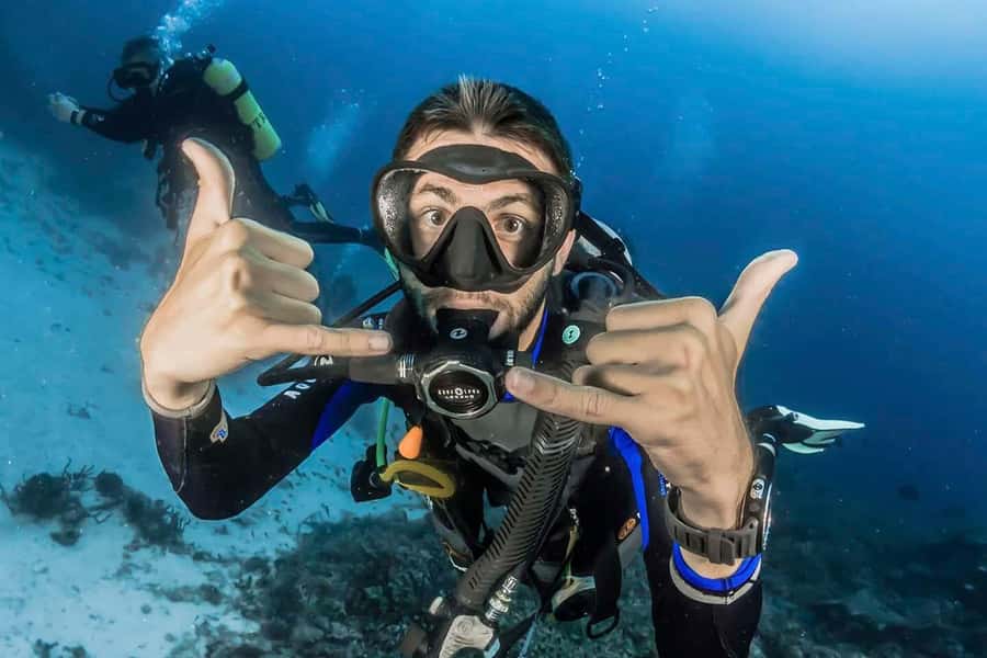 Try Scuba Diving in Racha Yai/noi: 2 Dives for Non-Certified - A 10-hour schedule from hotel pickup to return