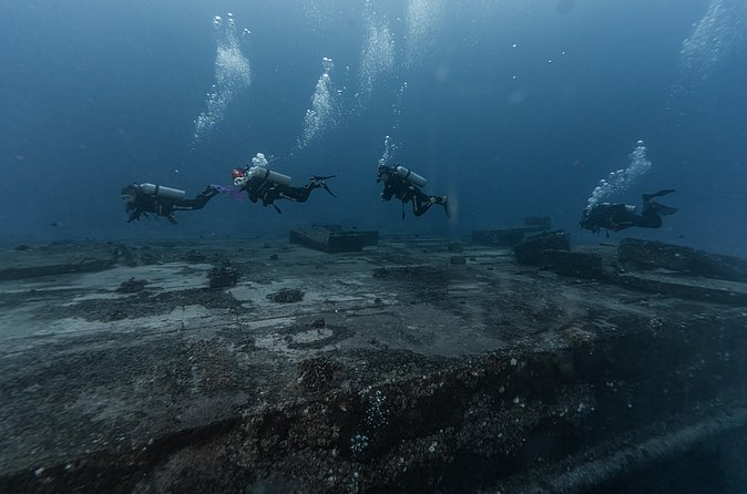 Two Tank Wreck and Drift Dive in Oahu - Maunalua Bay, Site Choice, and Underwater Variety