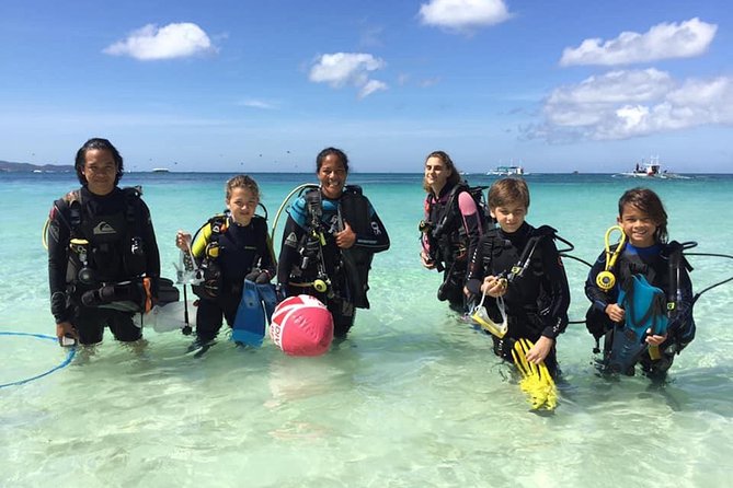 WaterColors - Discover Scuba Diving in Boracay - Taking the boat to the reef