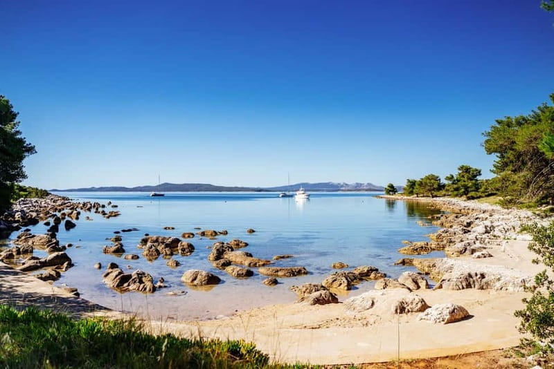 Zadar: Sakarun Beach & Dugi Island Speedboat Tour w/Diving - Božava lunch, with one important price question